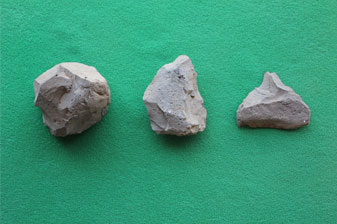 縄文人たちが使ったガラス質安山岩と石器