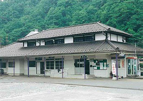 えちぜん鉄道勝山駅本屋