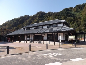 勝山駅舎整備後の写真です。
