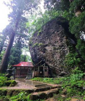 大矢谷の巨大岩塊