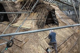 建物南東部分茅葺き状況