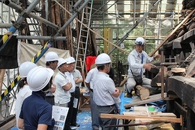 旧木下家住宅調査整備指導委員会の現場見学