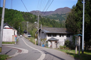 かつやま子どもの村の活動がそこに